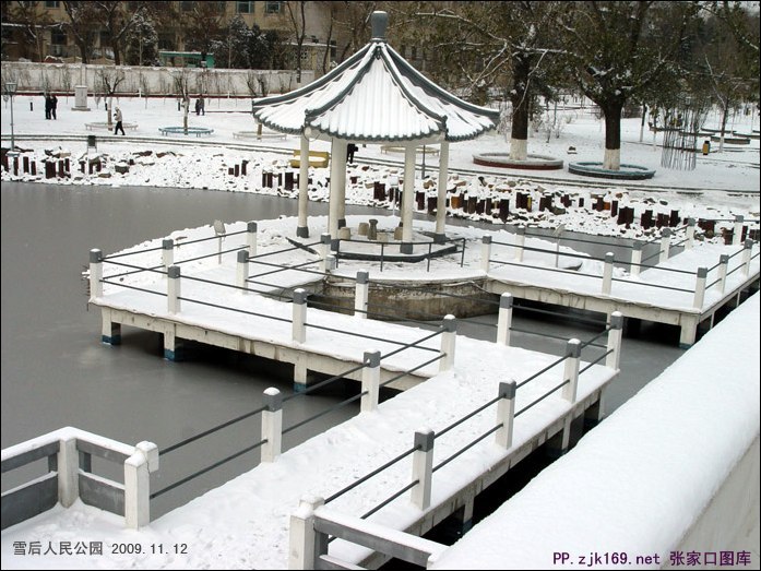 张家口人民公园雪景图片
